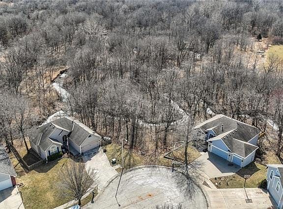 3rd image of 10901 N Oxford Ave