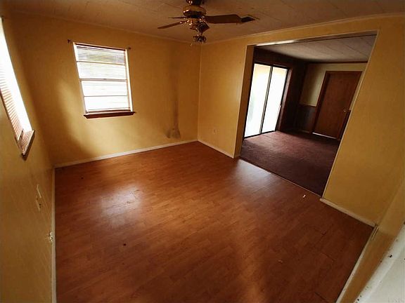 5th image of 2401 E Johnson Ave