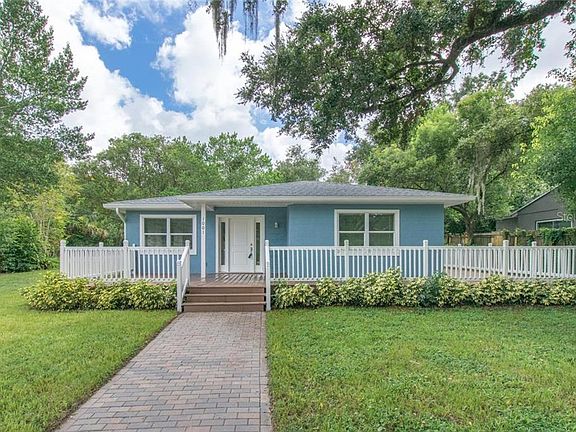 2nd image of 1001 Lake Emerald Dr