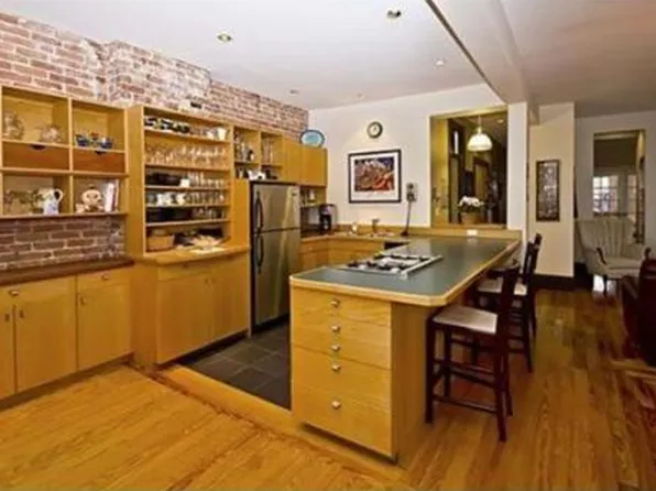 18 Sunset St, Roxbury Crossing, MA