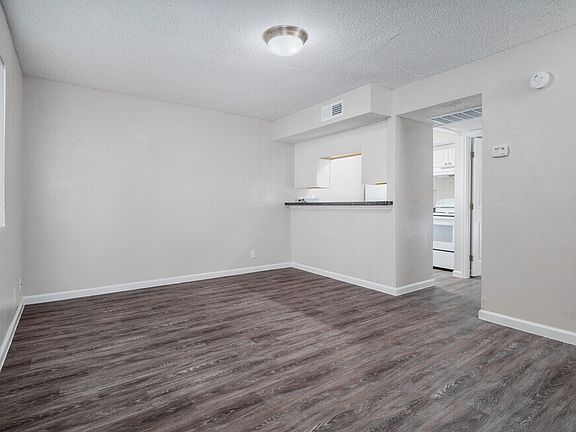 4th image of 3110 Hillcrest Dr #9e429d736