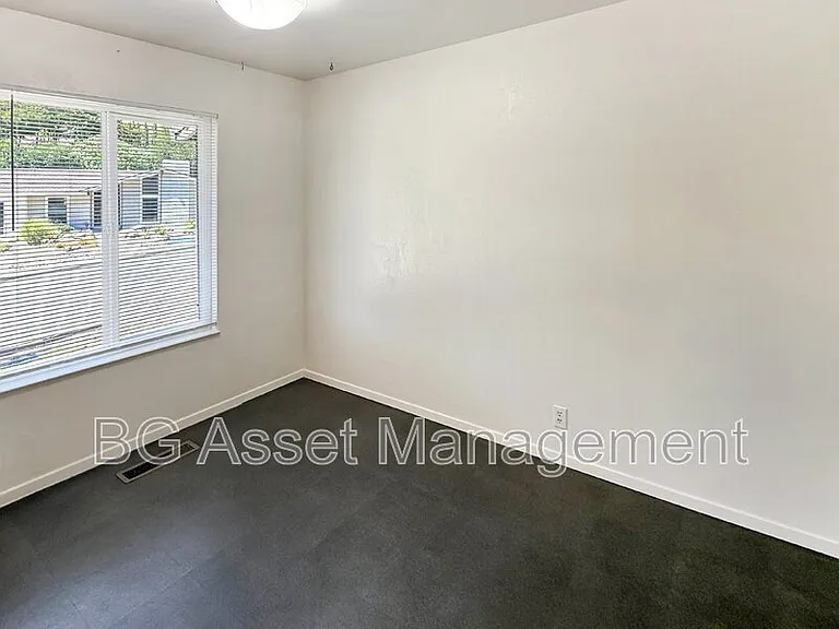2672 Doidge Ave — Photo 21