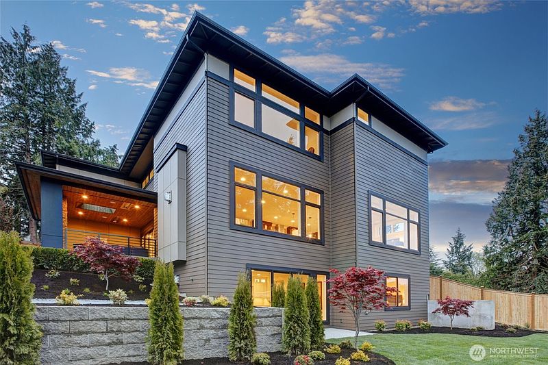 4th image of 4163 38th Avenue S
