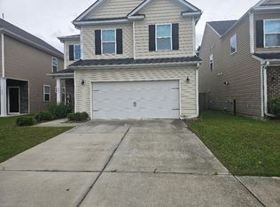 447 Whispering Breeze Ln, Summerville, SC 29486