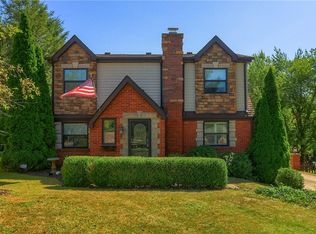 24 Herbst Rd, Coraopolis, PA 15108