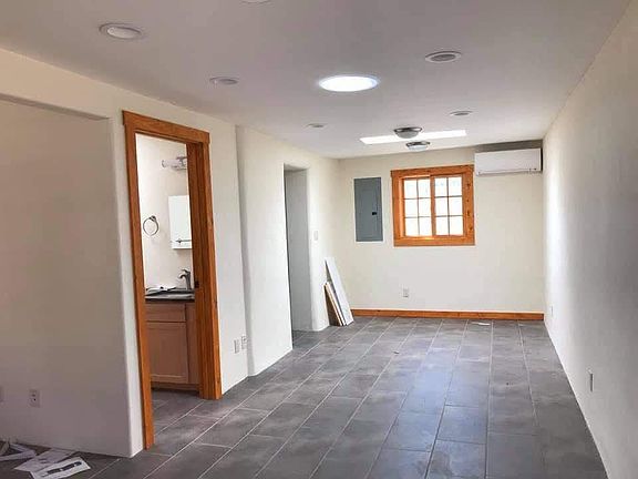2nd image of 729 W Manhattan Ave APT 4