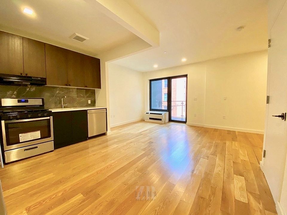 1st image of 25 E 19th St #33