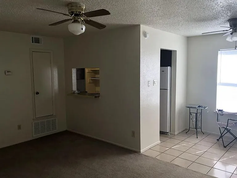 3203 Eagle Hill Ct #B — Photo 3
