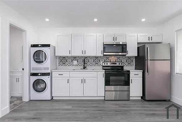 6125 SW 40th Ct #1 — Photo 8