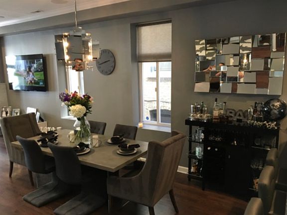 4th image of 1624 N Claremont Ave #1
