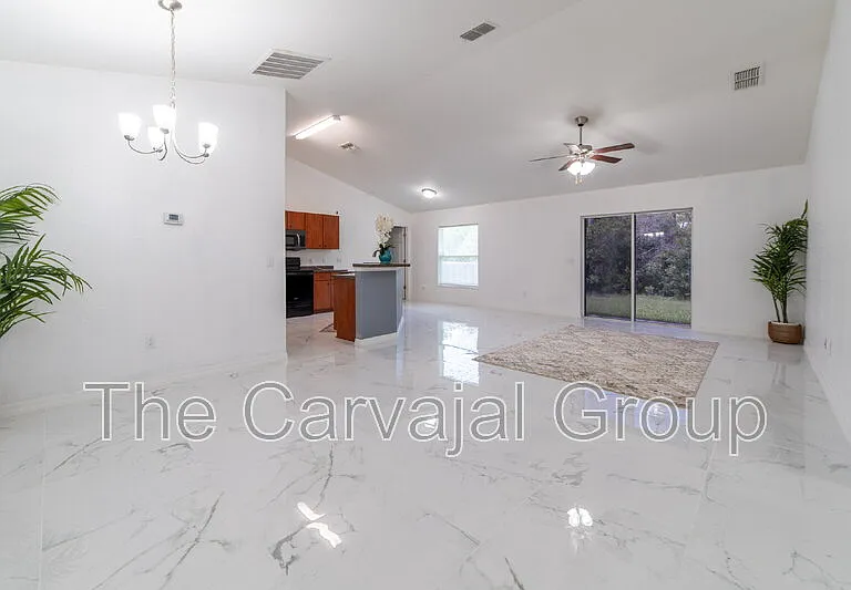 5107 SW 165th Street Rd — Photo 5