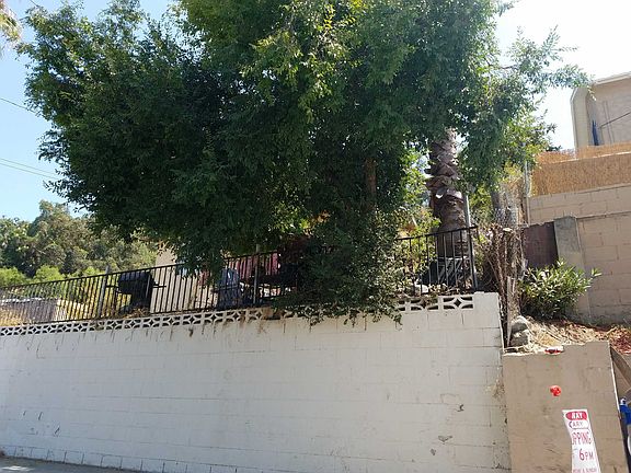 3rd image of 458 Clifton St
