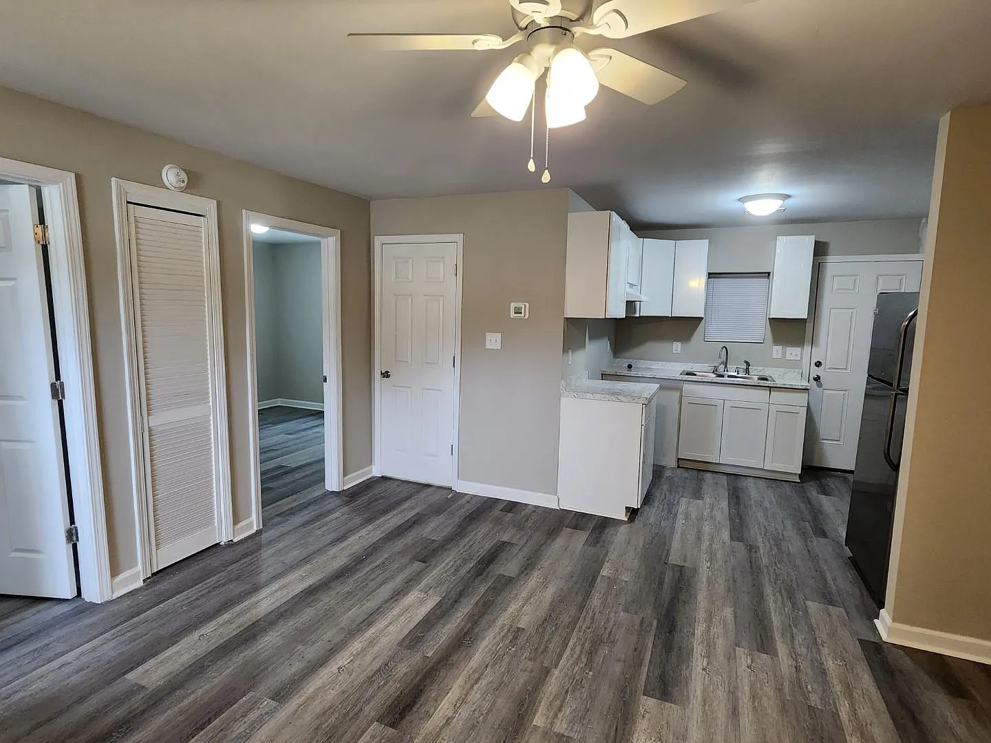 4902 Schmidt St - 4902 Schmidt St — Photo 2