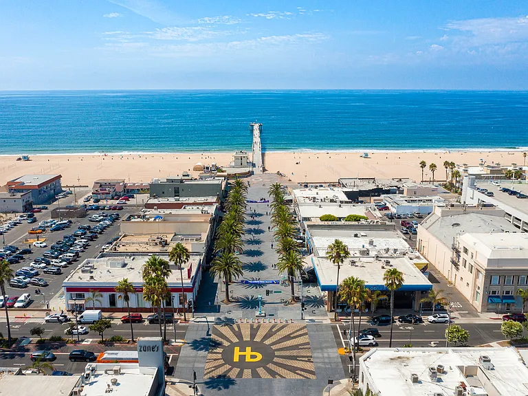 Live blocks from the beach, The Strand, and Pier Avenue