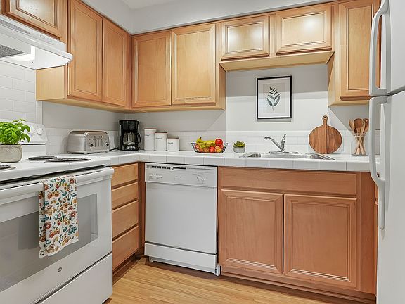 5th image of 7806 196th St SW APT 2