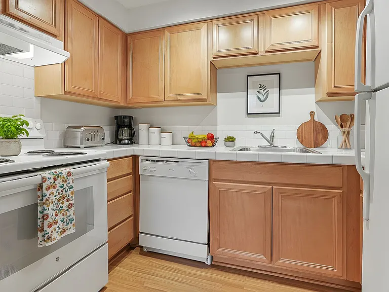 Edmonds Ridge Apartments — Photo 5