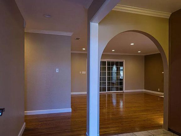 5th image of 1821 Briarwood Dr