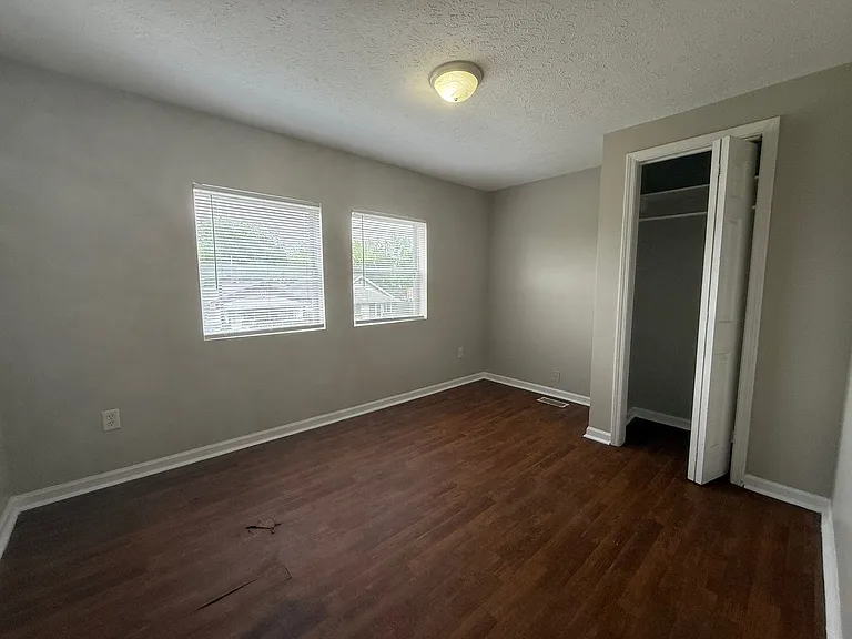 2020 Boyd Ave — Photo 10