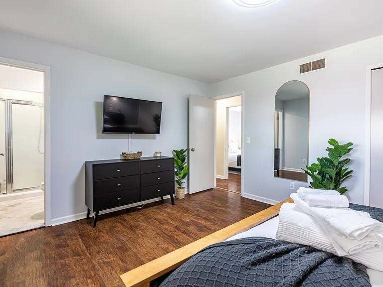 5038 Dayton Dr — Photo 21
