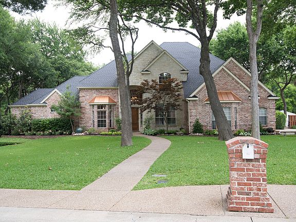 2nd image of 100 Oak Forest Ln