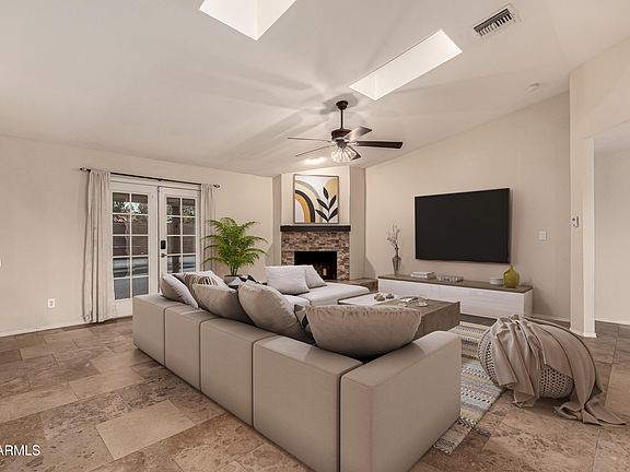 5th image of 302 E CORAL GABLES Drive