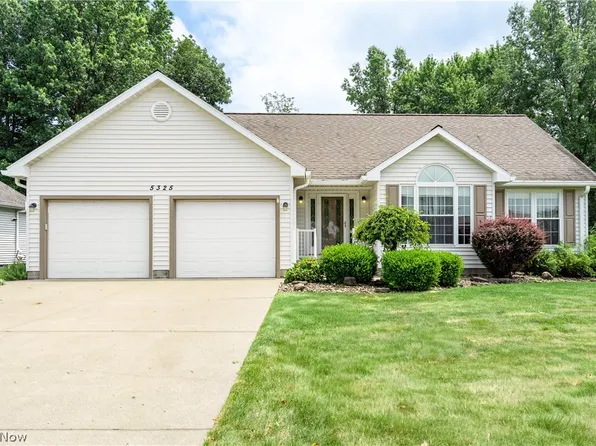 5325 Sycamore Hill Dr, New Middletown, OH 44442