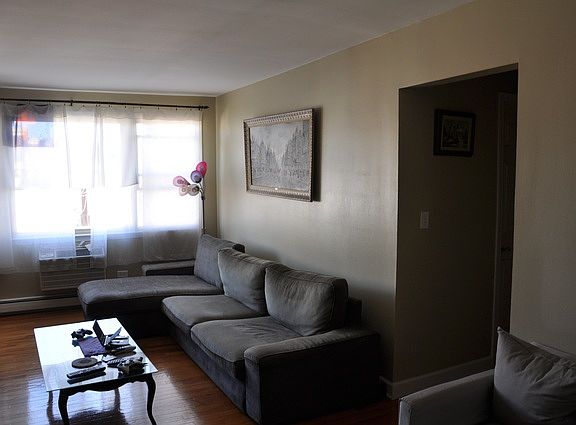 2nd image of 1534 W Farwell Ave APT 3A
