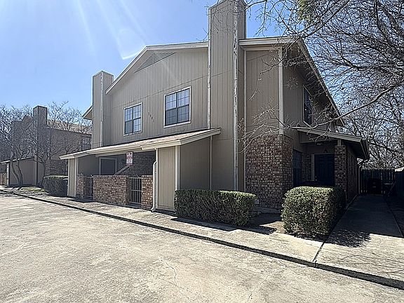 2nd image of 3901 Hereford Ln APT A