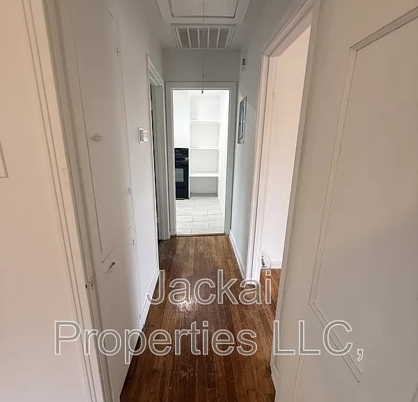 620 N Walnut St — Photo 7