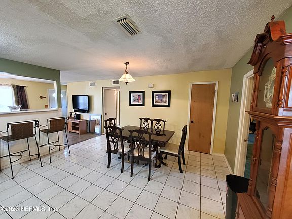 5th image of 10929 HARDWICK Lane