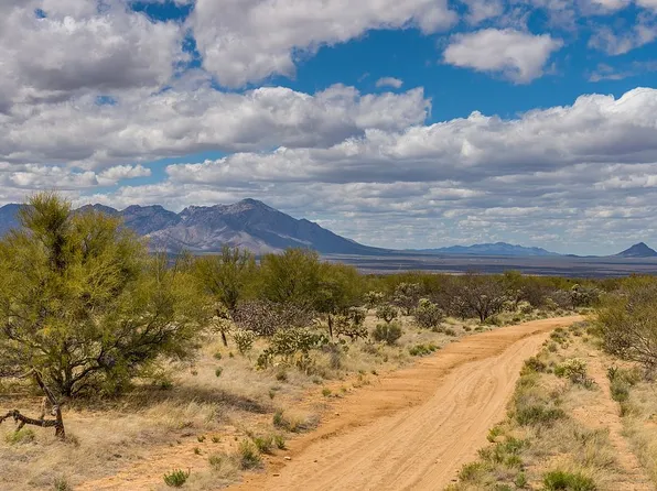 16133 W Montrose Ave, Tucson, AZ 85736