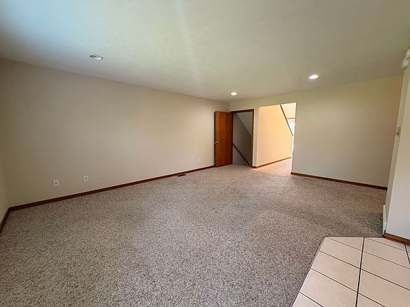 3rd image of 6780 Bent Grass Dr SE