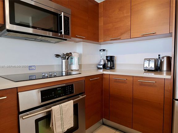 4th image of 3250 NE 1st Ave APT 910