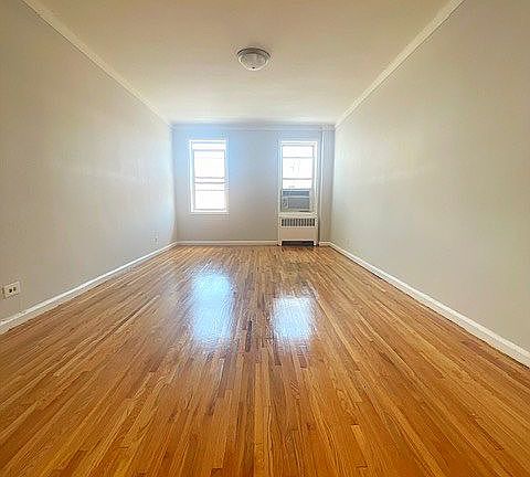 2nd image of 2630 Ocean Ave #6