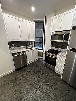 5th image of 1376 3rd Ave #S26