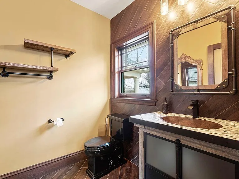 24 Elm St — Photo 15