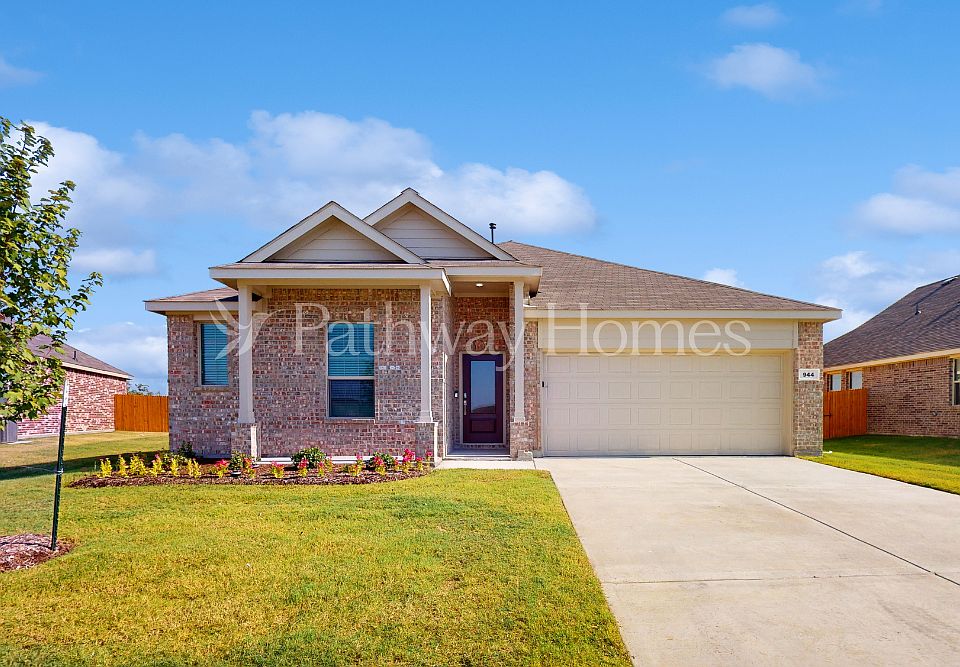 1st image of 944 Rusty Spur Ln