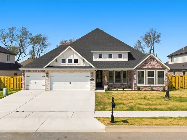 1320 Josephine Dr, Centerton, AR 72719