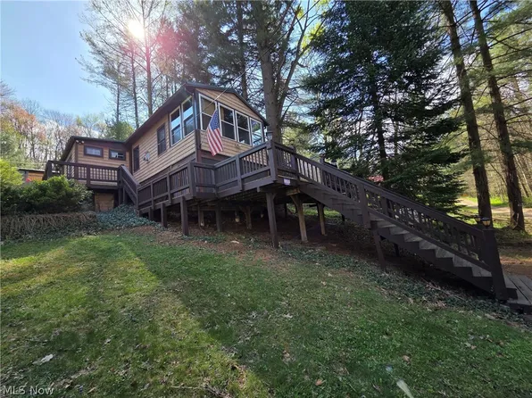 7374 Lakeshore Dr SW, Carrollton, OH 44615