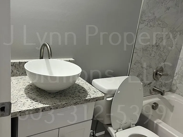 2461 Charleston Hwy — Photo 11