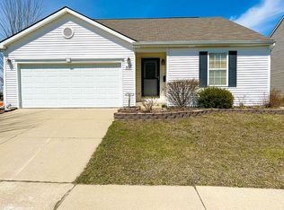 8652 Cass River Dr, Fowlerville, MI 48836