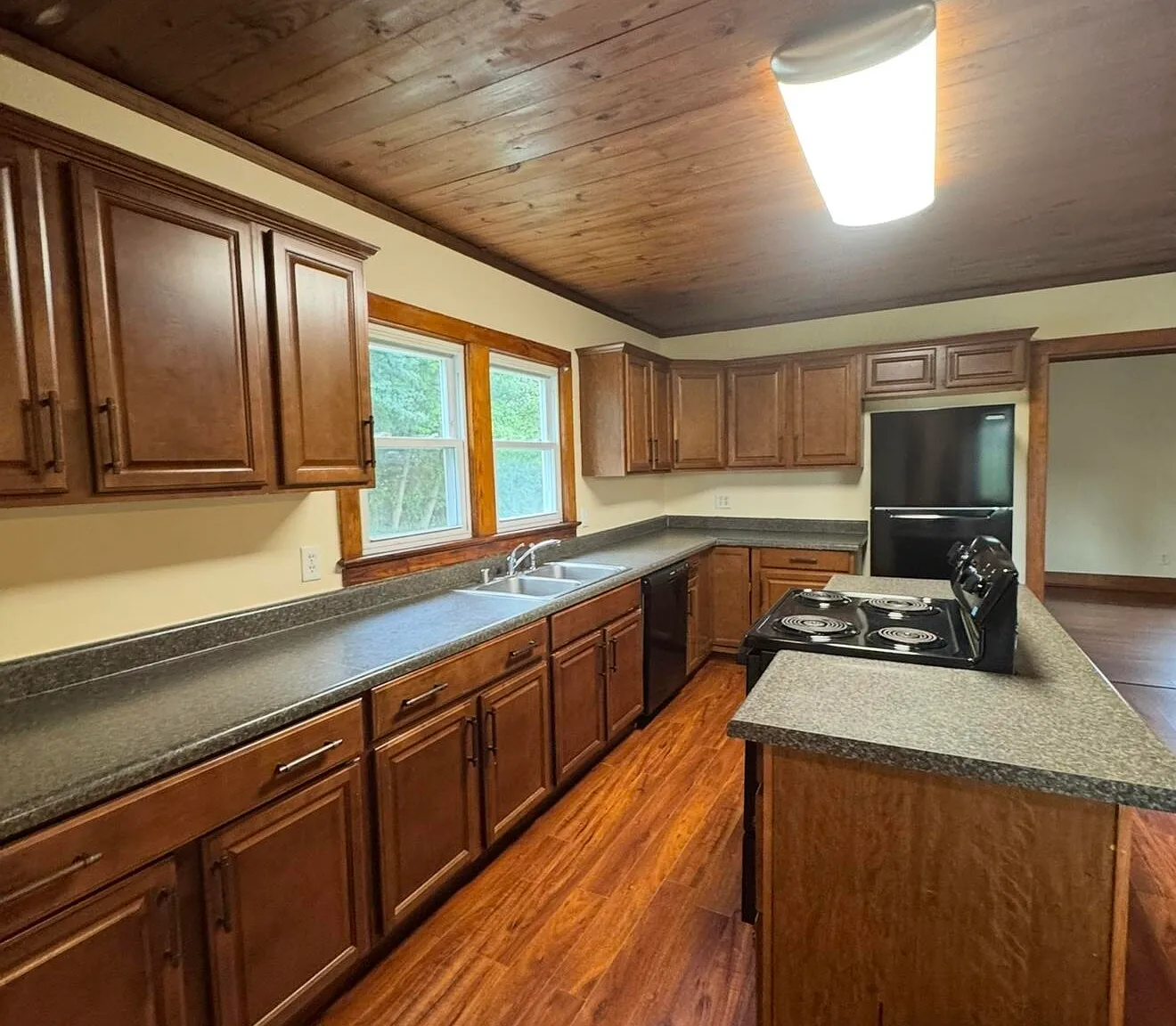 3 bed, 3.0 bath, 1644 sqft, $1,200 — Photo 4