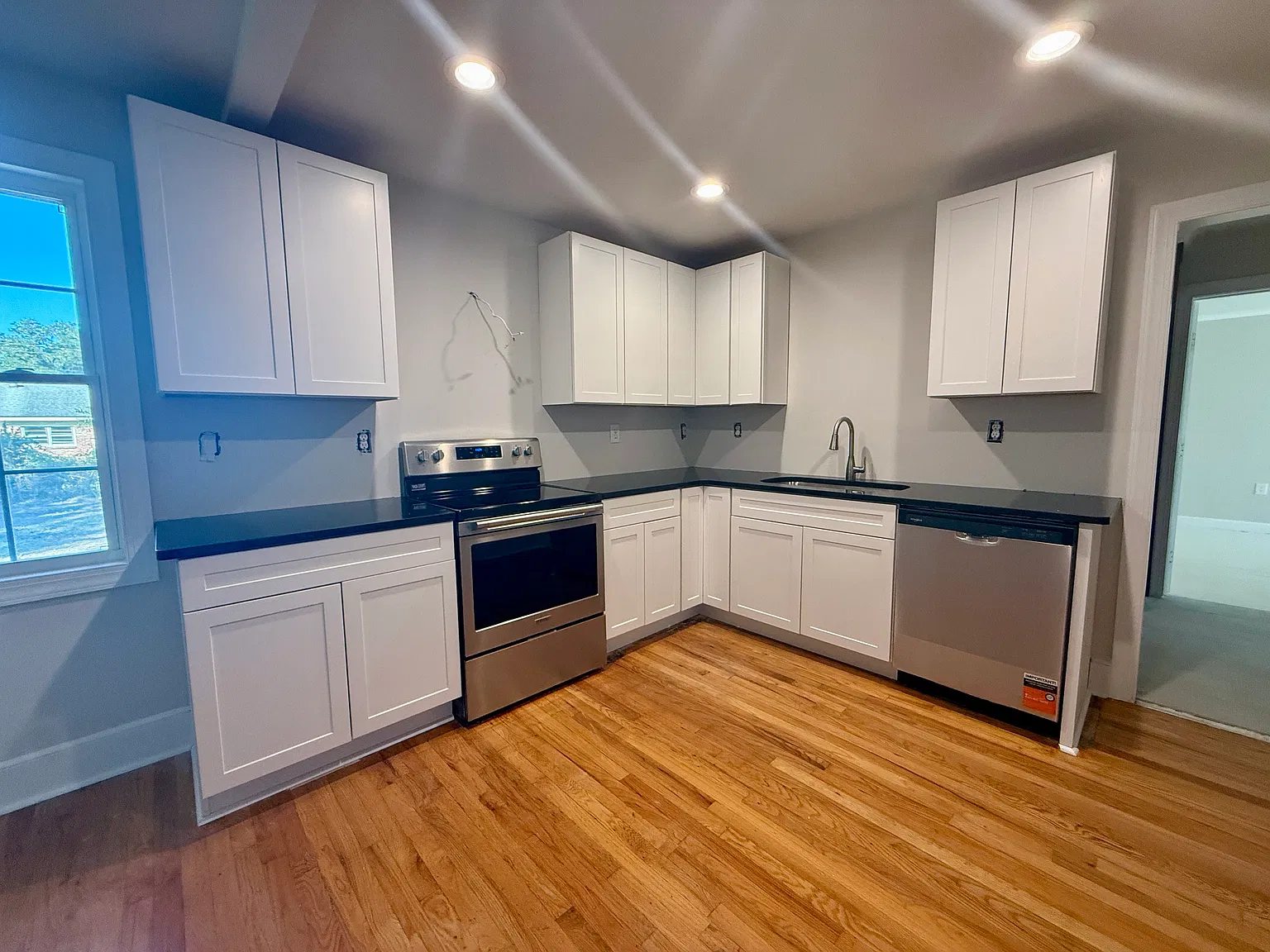 3 bed, 1683 sqft, $2,600 — Photo 3