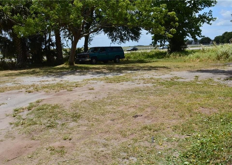 1st image of Randall St Lot 2600