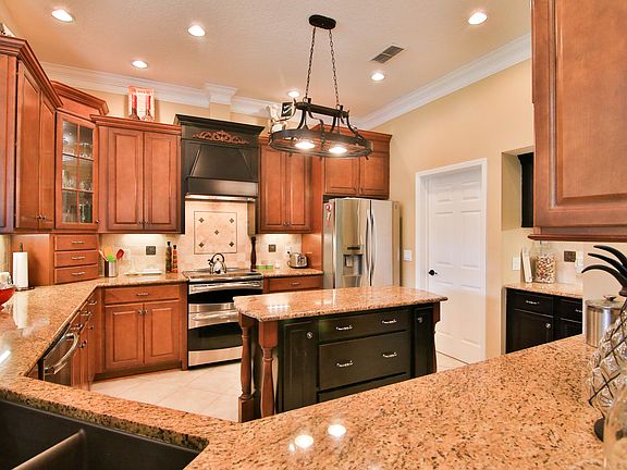 2nd image of 124 Cattail Cir
