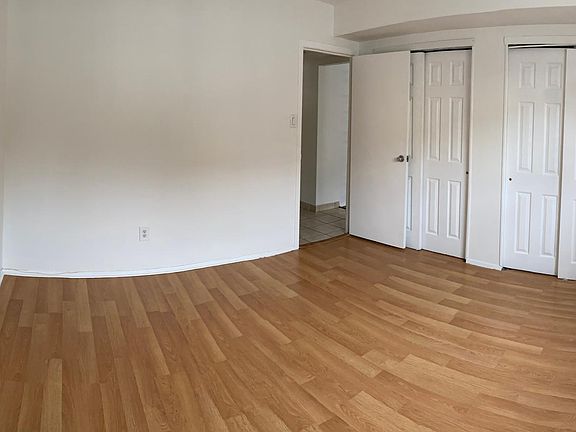 4th image of 85 Rockville Ave