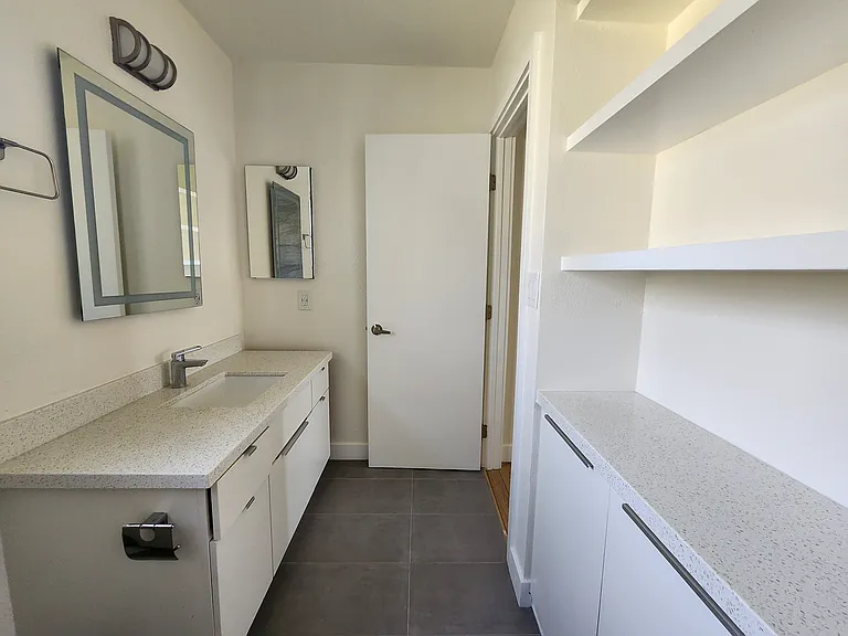157 W Ash Ave #E — Photo 23