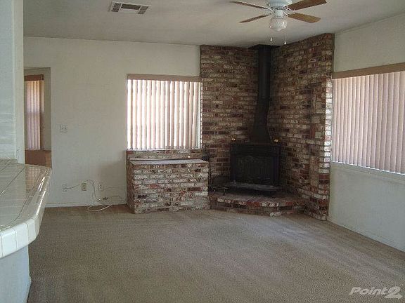 Cozy Large Living Room!