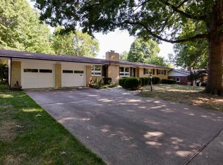 2905 E Crestview St, Springfield, MO 65804