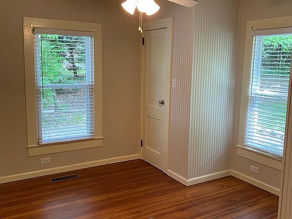 5th image of 105 Belton Ave